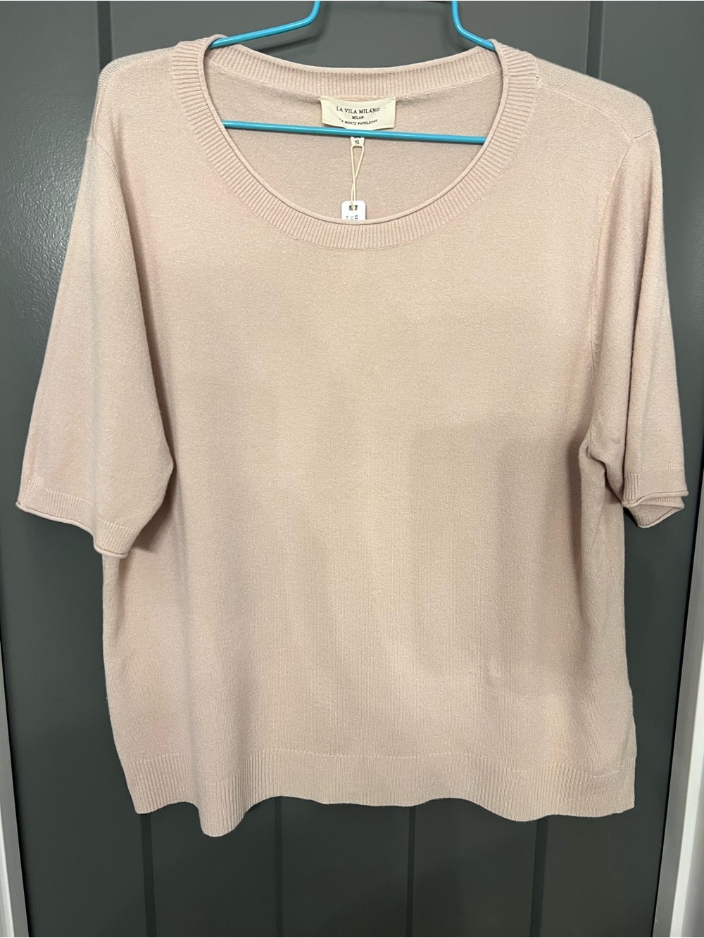 La Vila Milano sweater size XL tan short sleeves career